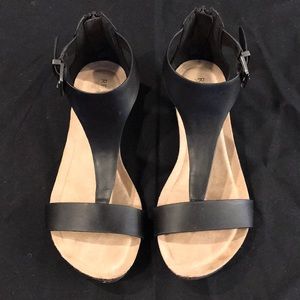 Reaction Kenneth Cole black sandals